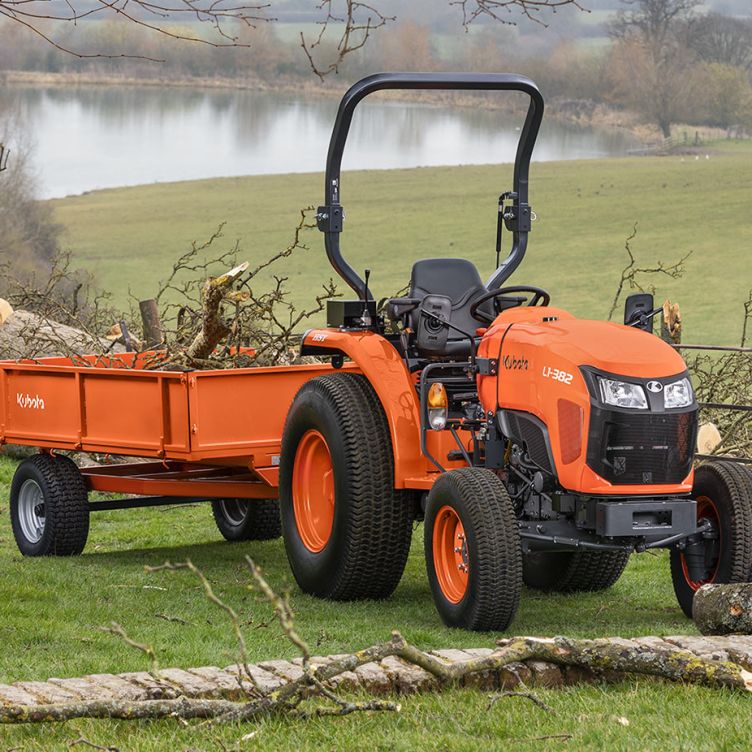 Kubota compact trekker tractor | Megens Oirschot