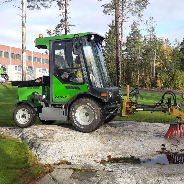 Onkruidbestrijding LM TRAC 287 | Megens Oirschot